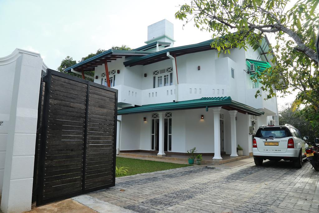Hikka Nature Villa Hikkaduwa Buitenkant foto